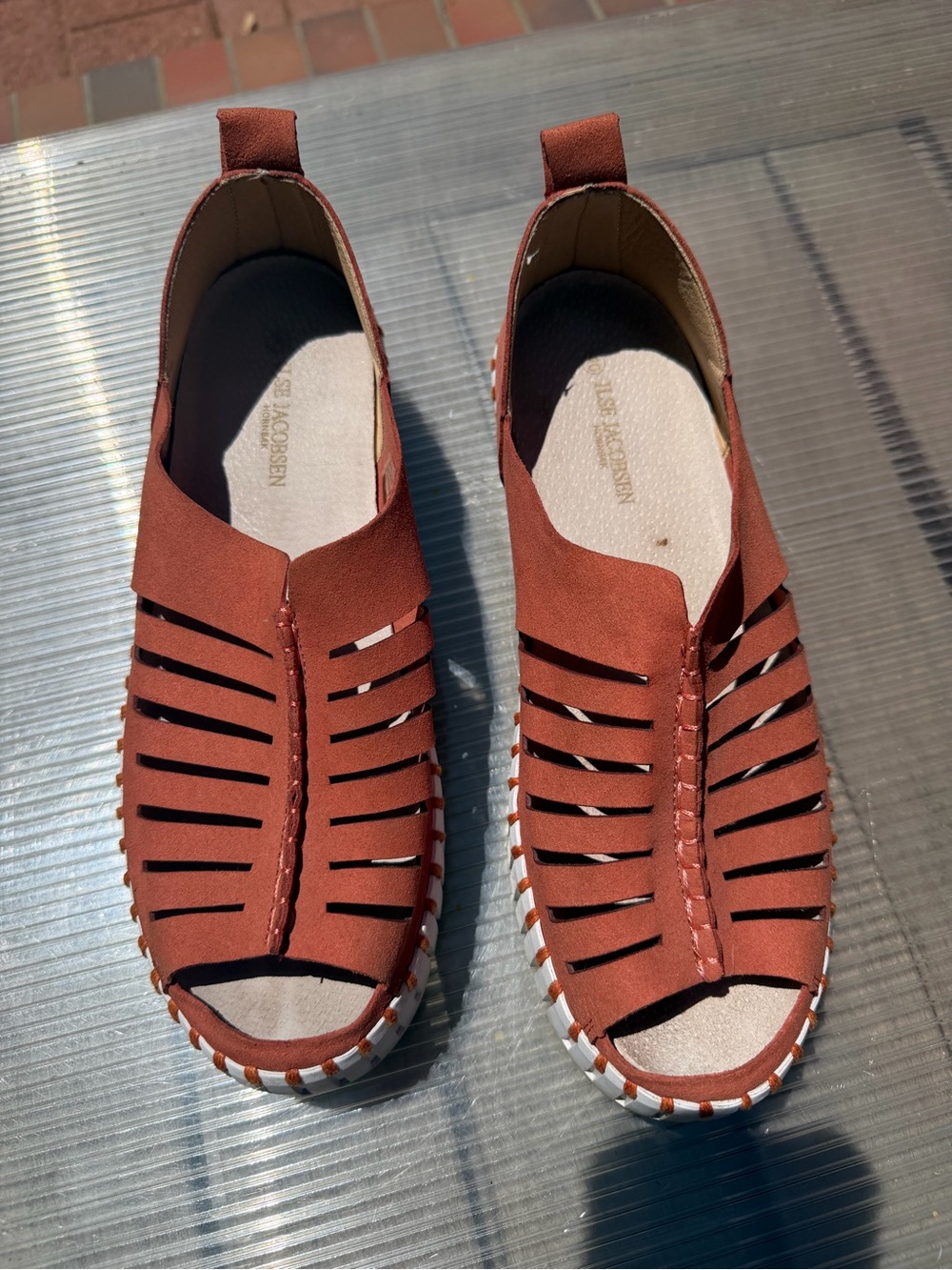 Women's Cutout Slingback Sandals in Rust